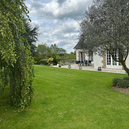Les Tulipes Bed and Breakfast Antrain Exteriör bild